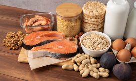 Falta de proteína: sintomas e o que comer para curar