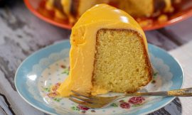 Bolo de Laranja com Baba de Moça Molhadinho