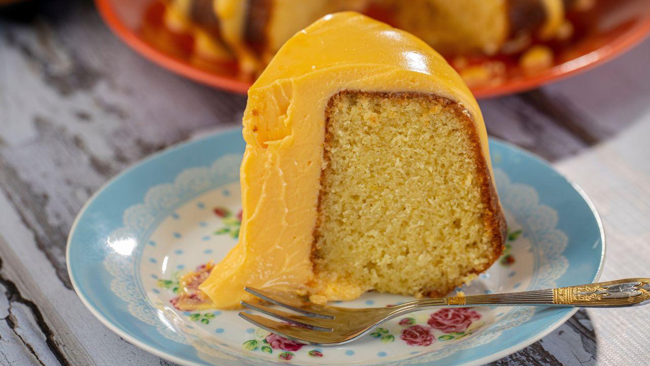 Bolo de Laranja com Baba de Moça Molhadinho
