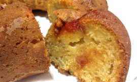 Receita de Bolo de flocão de milho com goiabada