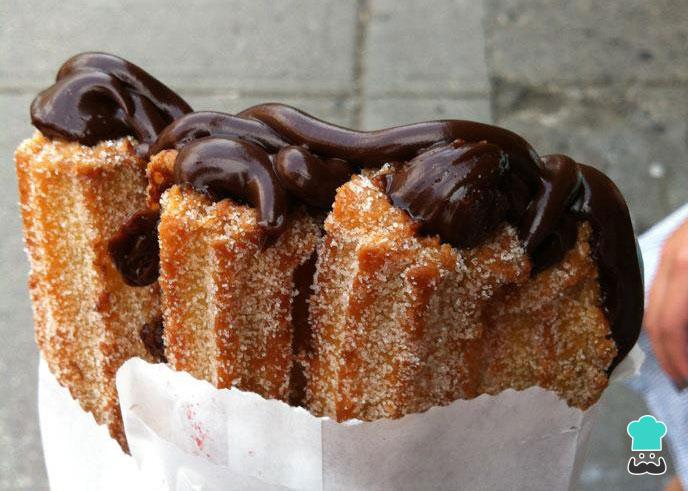 Receita de Churros recheados com brigadeiro