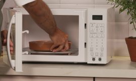 Como esquentar comida sem ressecar