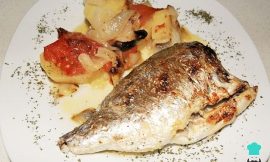 Dourada Assada com Batatas: Receita Fácil e Saborosa