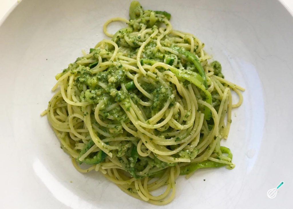 Receita de Espaguete de pupunha ao molho pesto Receita de Espaguete de pupunha ao molho pesto