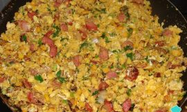 Receita de Farofa de ovo com calabresa
