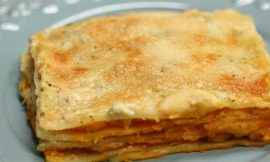 Receita de Lasanha de frango com presunto, queijo e molho vermelho