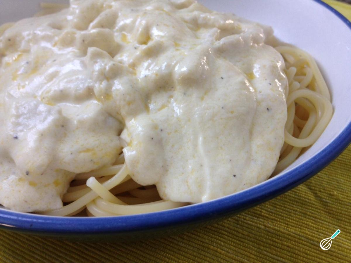 Receita de Macarrão com frango e molho Alfredo Receita de Macarrão com frango e molho Alfredo