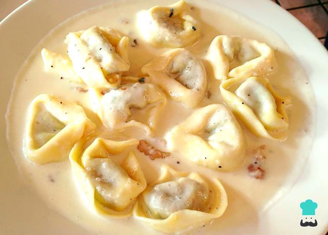 Receita de Molho de requeijão para capeletti
