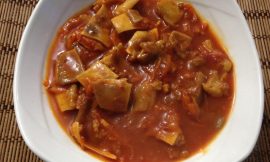 Orelha de Porco na Pressão com Molho de Tomate