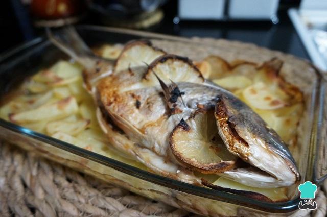 Receita de Peixe assado com batatas Receita de Peixe assado com batatas