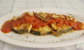 Receita de Pescada frita com molho de tomate