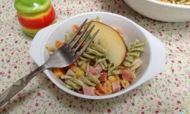 Receita de Salada de macarrão com frutas