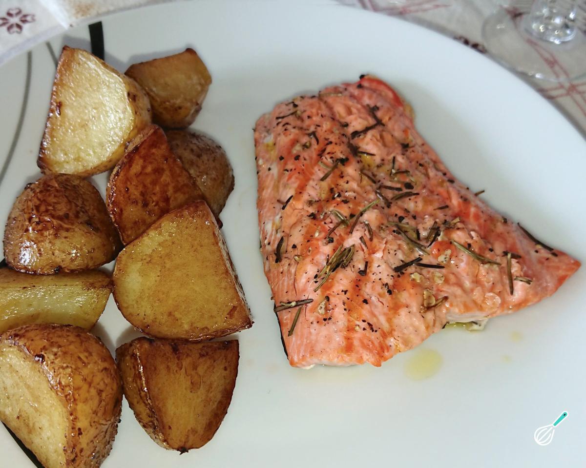 Receita de Salmão grelhado com batata sauté Receita de Salmão grelhado com batata sauté