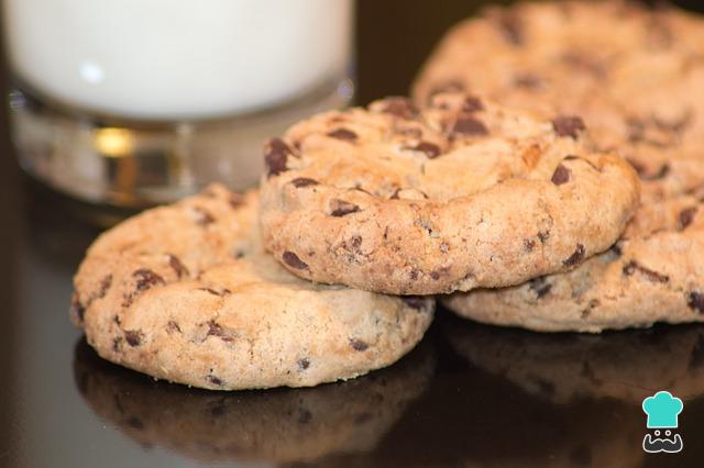 Biscoito Amanteigado com Gotas de Chocolate Fácil Biscoito Amanteigado com Gotas de Chocolate Fácil