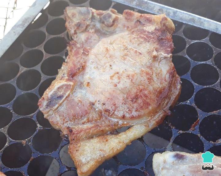 Bisteca Suína na Brasa Suculenta e Fácil