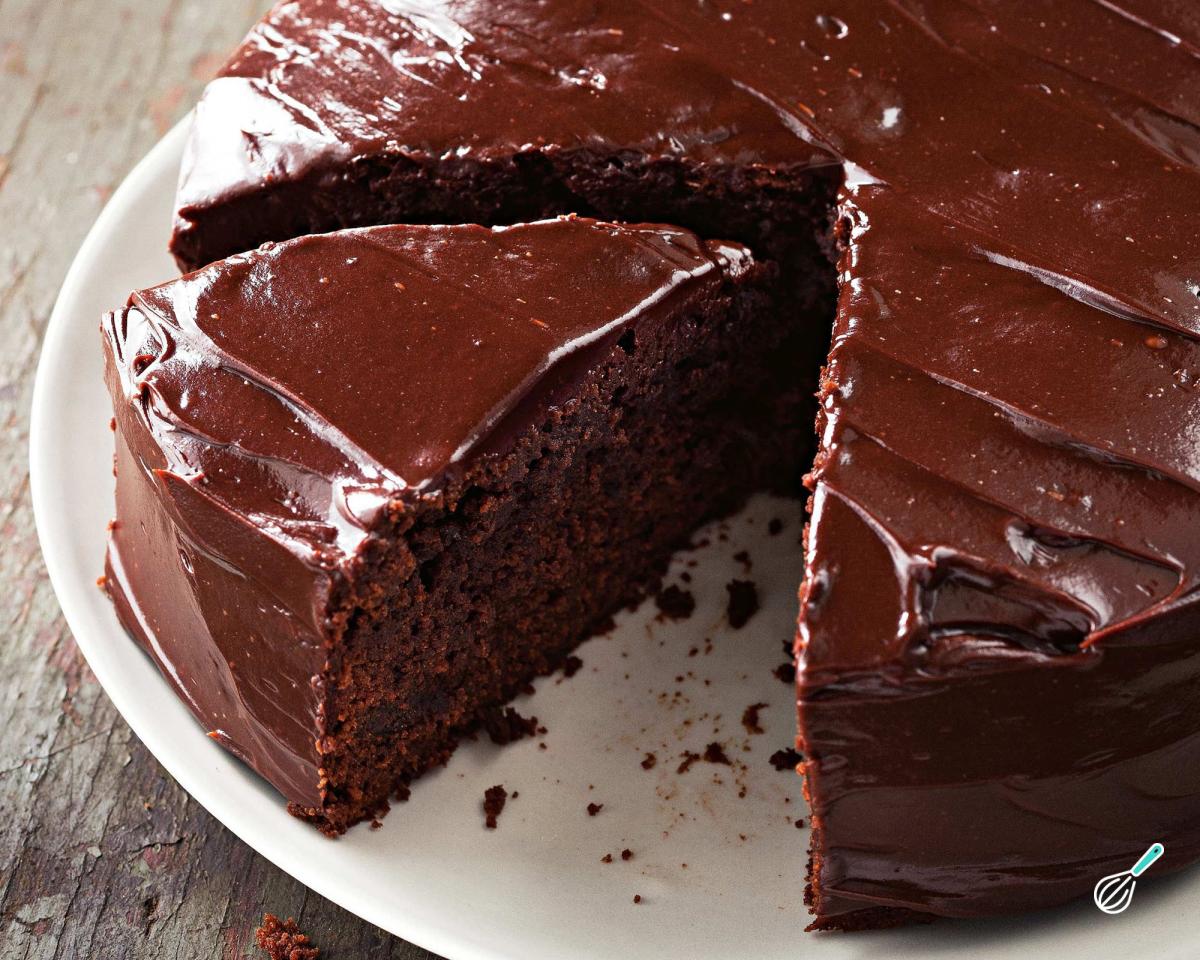 Bolo de Chocolate Cremoso: Clássico Irresistível