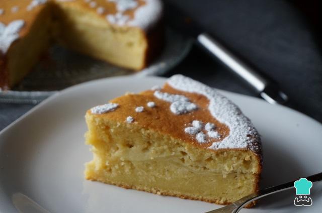 Bolo de Maçã Simples e Úmido Bolo de Maçã Simples e Úmido