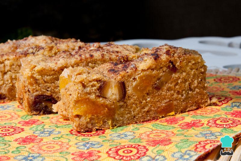 Bolo Vegano de Frutas Saudável e Sem Glúten Bolo Vegano de Frutas Saudável e Sem Glúten