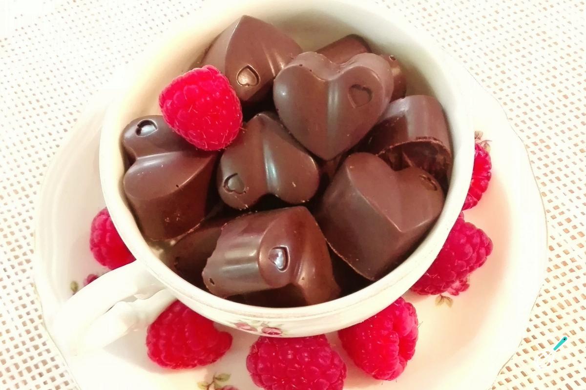 Bombom Trufado de Framboesa Delicioso Bombom Trufado de Framboesa Delicioso