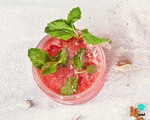 Caipirinha de Morango com Limão Refrescante e Fácil