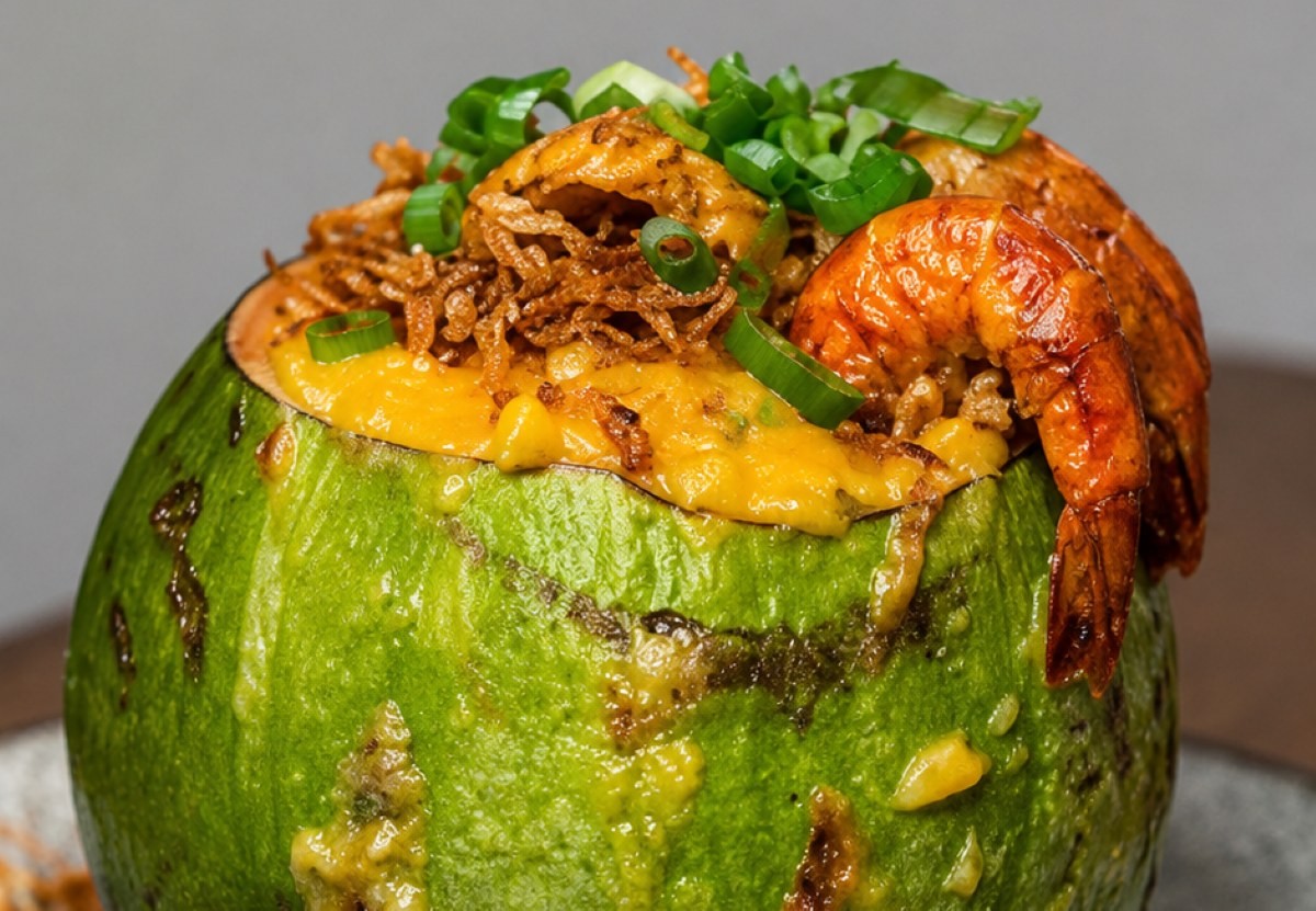 Receita de Creme de Mandioca com Camarão no Coco