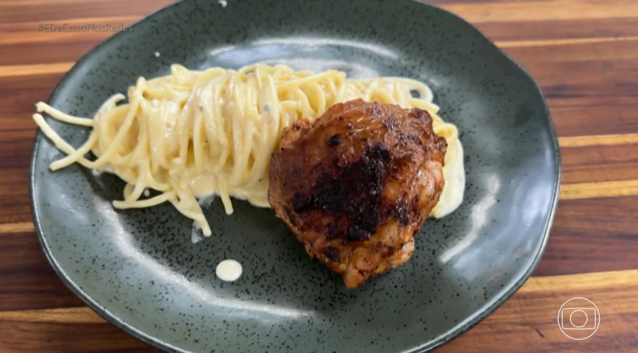 Frango na Brasa com Macarrão Cremoso do Thiago Oliveira Frango na Brasa com Macarrão Cremoso do Thiago Oliveira