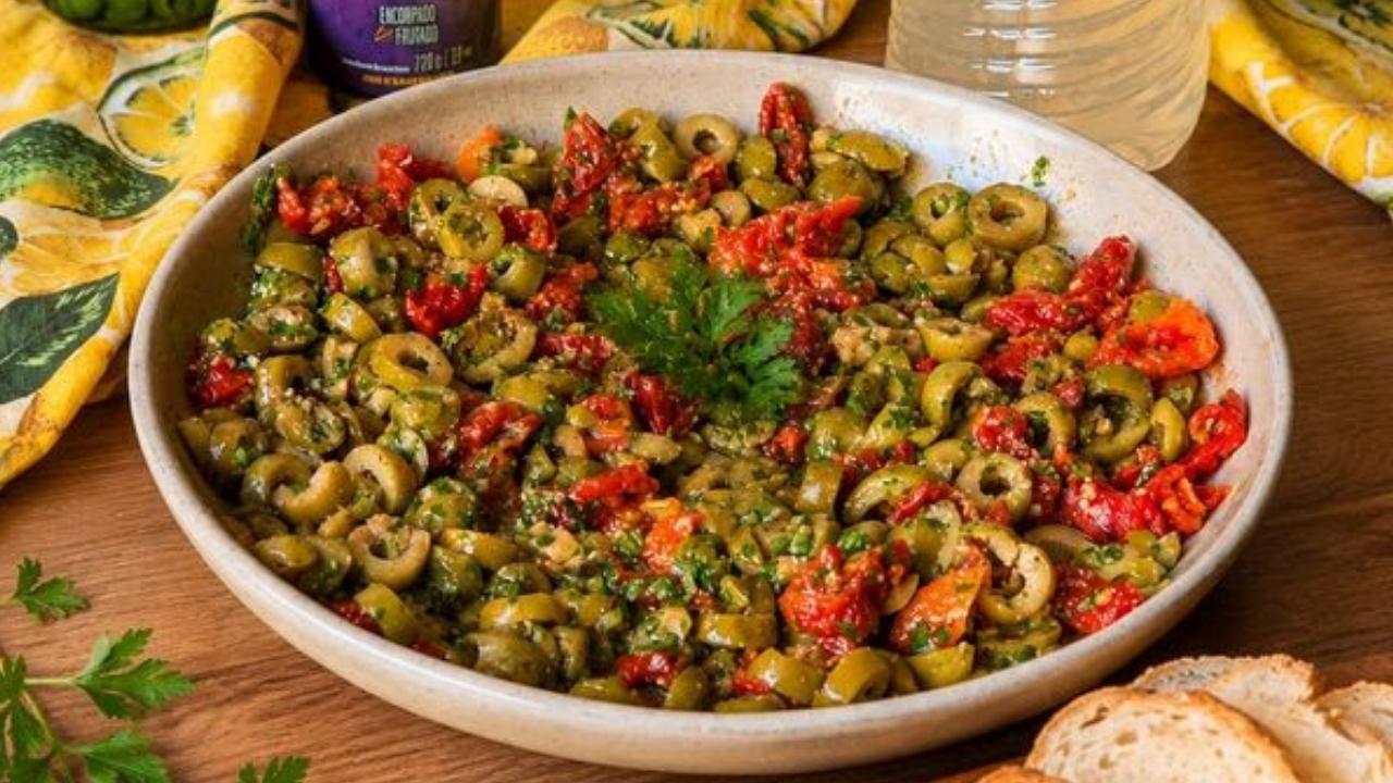 Dip Mediterrâneo Fácil e Rápido em 15 Minutos Dip Mediterrâneo Fácil e Rápido em 15 Minutos