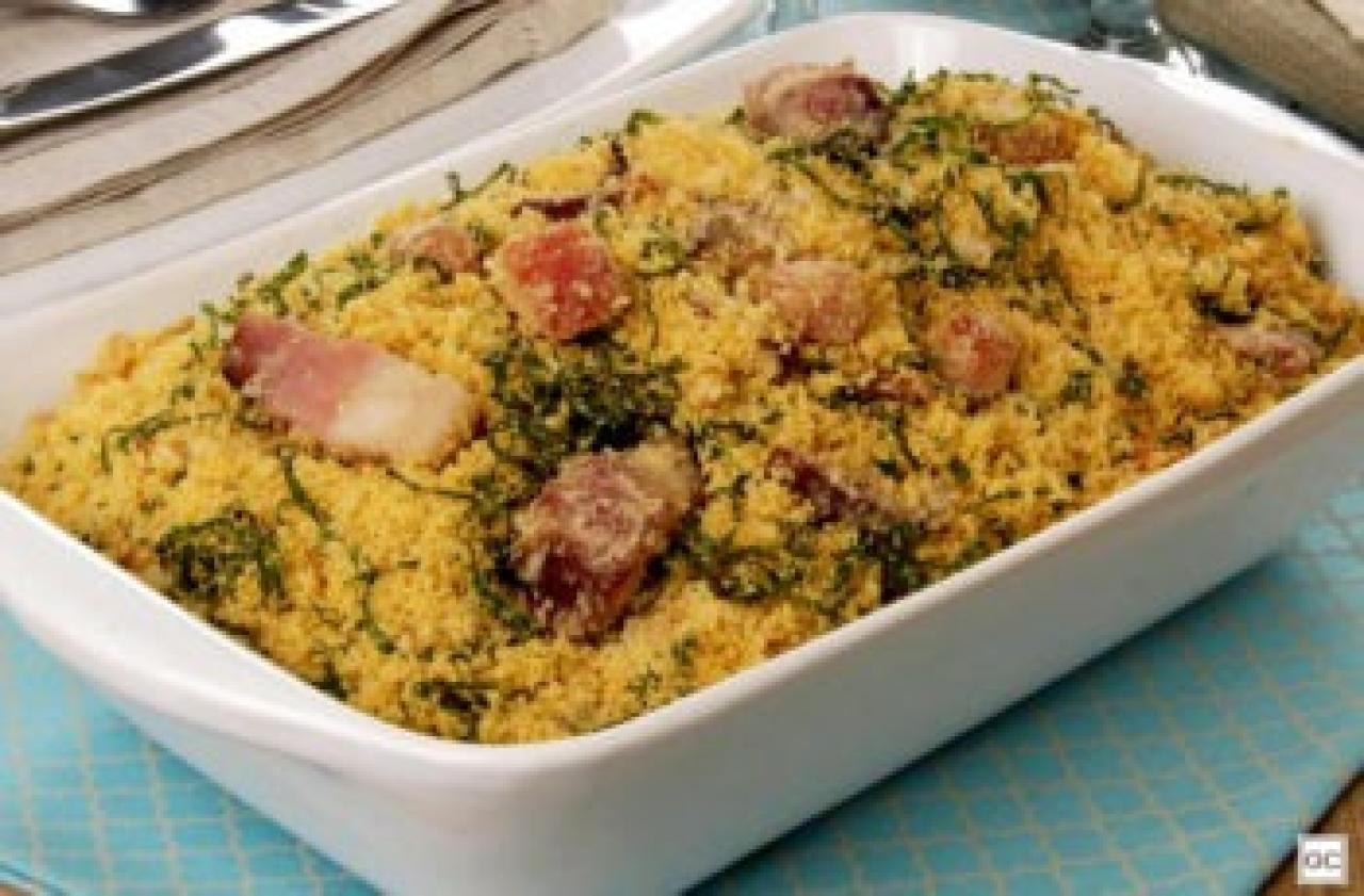 Farofa de Arroz Especial: O Truque Crocante que Faltava na Mesa