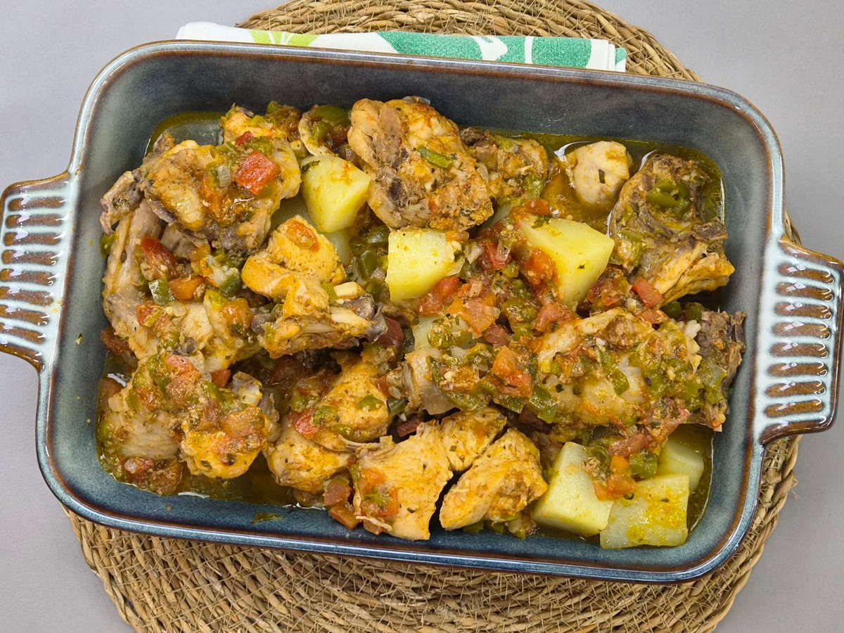Frango Ensopado com Batatas da Chef Alair Ferreira