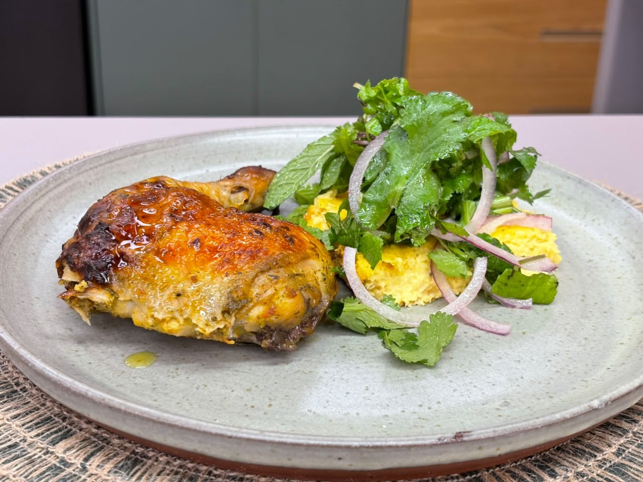 Frango Assado com Pamonha de Forno Cremosa