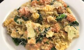 Macarrão com Couve-Flor e Molho Branco Cremoso