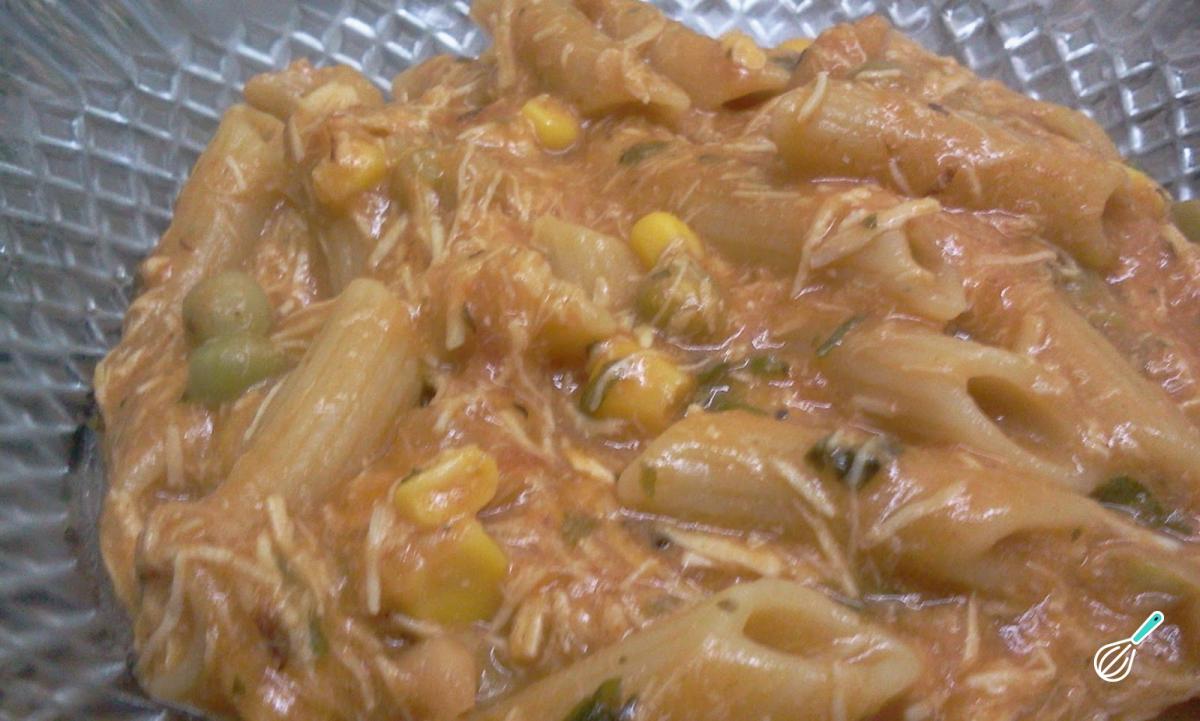 Receita de Macarrão de panela de pressão com frango Receita de Macarrão de panela de pressão com frango