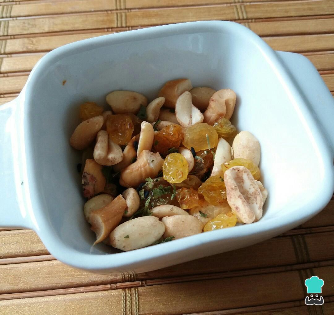 Receita Fácil: Mix de Oleaginosas e Frutas Secas Receita Fácil: Mix de Oleaginosas e Frutas Secas