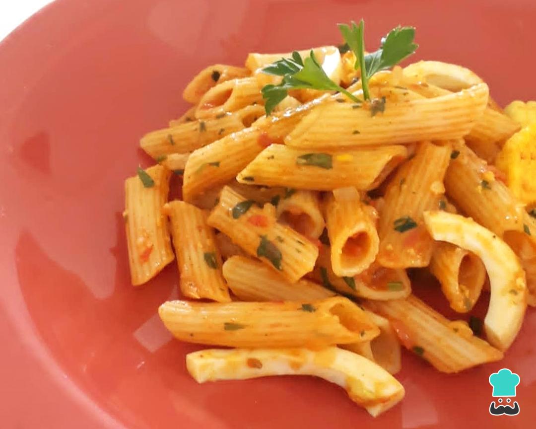 Penne ao Molho de Tomate Rápido e Saboroso Penne ao Molho de Tomate Rápido e Saboroso