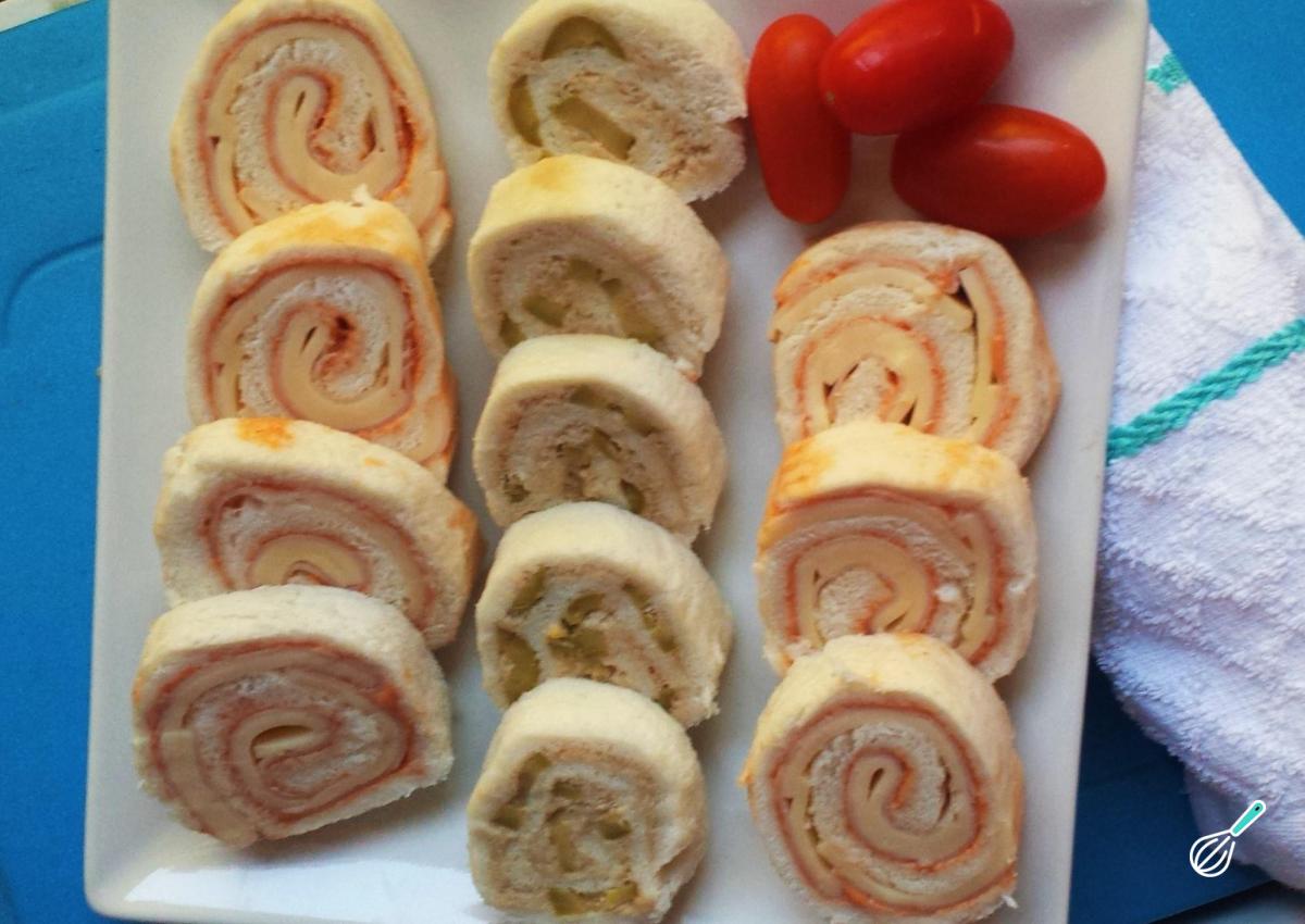 Rocambole Salgado Fácil de Pão de Forma: 2 Sabores Rocambole Salgado Fácil de Pão de Forma: 2 Sabores