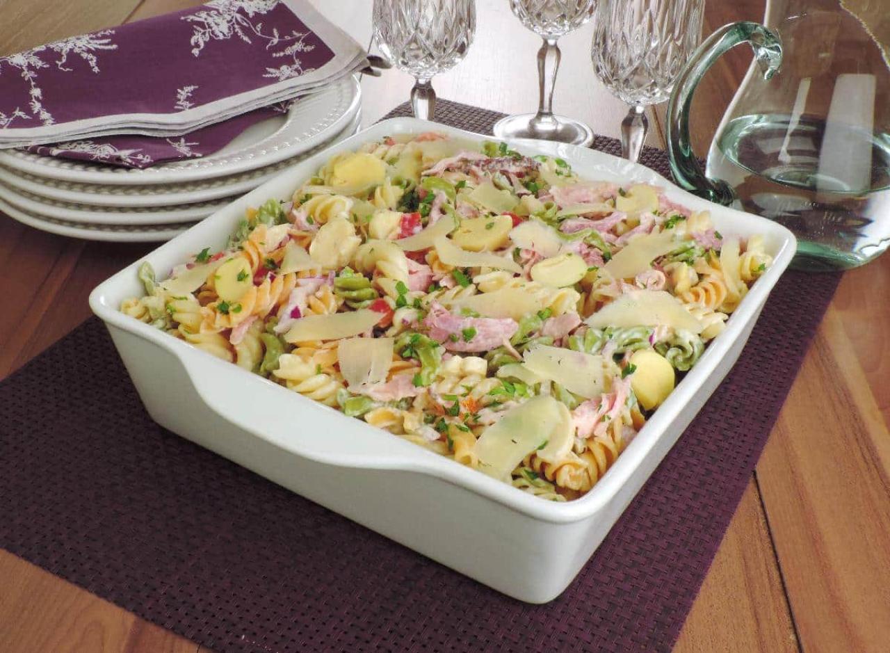 Salada de Macarrão com Frango Prática e Colorida