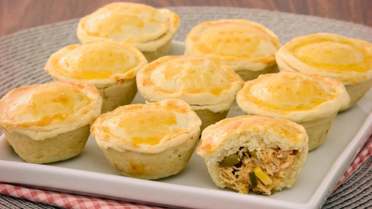Salgadinhos de Padaria: O Segredo da Massa Fofinha e Irresistível Salgadinhos de Padaria: O Segredo da Massa Fofinha e Irresistível