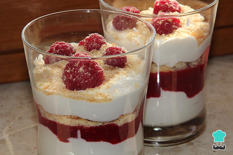 Sobremesa com Queijo Quark em Camadas Saudável e Leve Sobremesa com Queijo Quark em Camadas Saudável e Leve