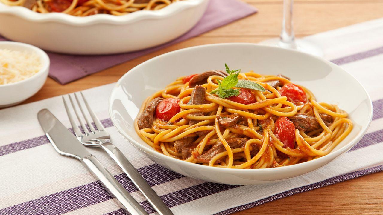 Spaghetti com Cordeiro e Ervas: Receita Sofisticada