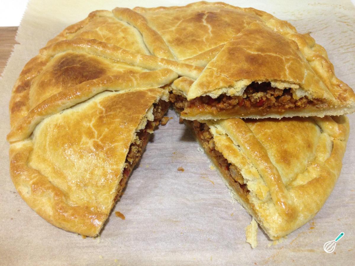 Torta de Carne com Massa Podre Estilo Galego Torta de Carne com Massa Podre Estilo Galego
