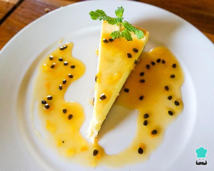 Torta Gelada de Mousse de Maracujá Cremosa e Fácil Torta Gelada de Mousse de Maracujá Cremosa e Fácil