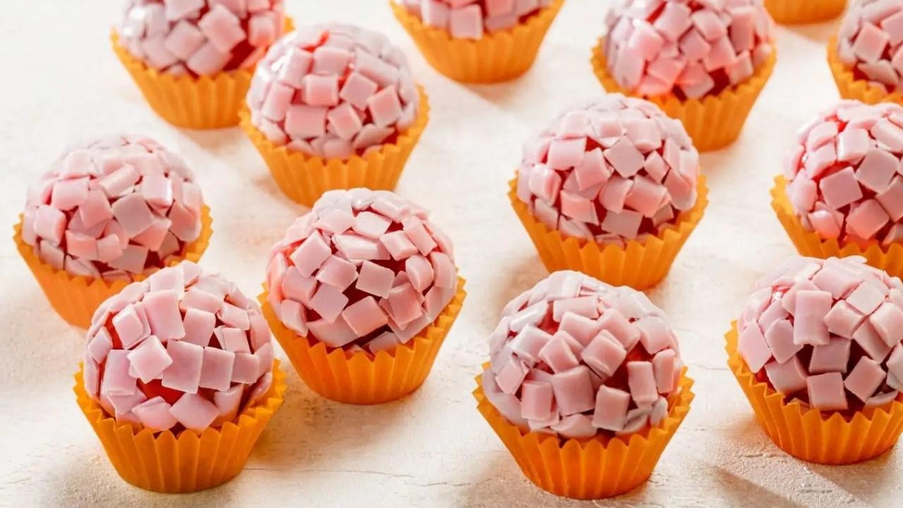 Brigadeiro Gourmet: O Ponto Perfeito que Não Gruda na Mão Brigadeiro Gourmet: O Ponto Perfeito que Não Gruda na Mão