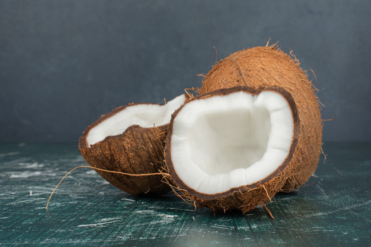 Como Abrir Coco Seco de Forma Fácil e Segura Como Abrir Coco Seco de Forma Fácil e Segura