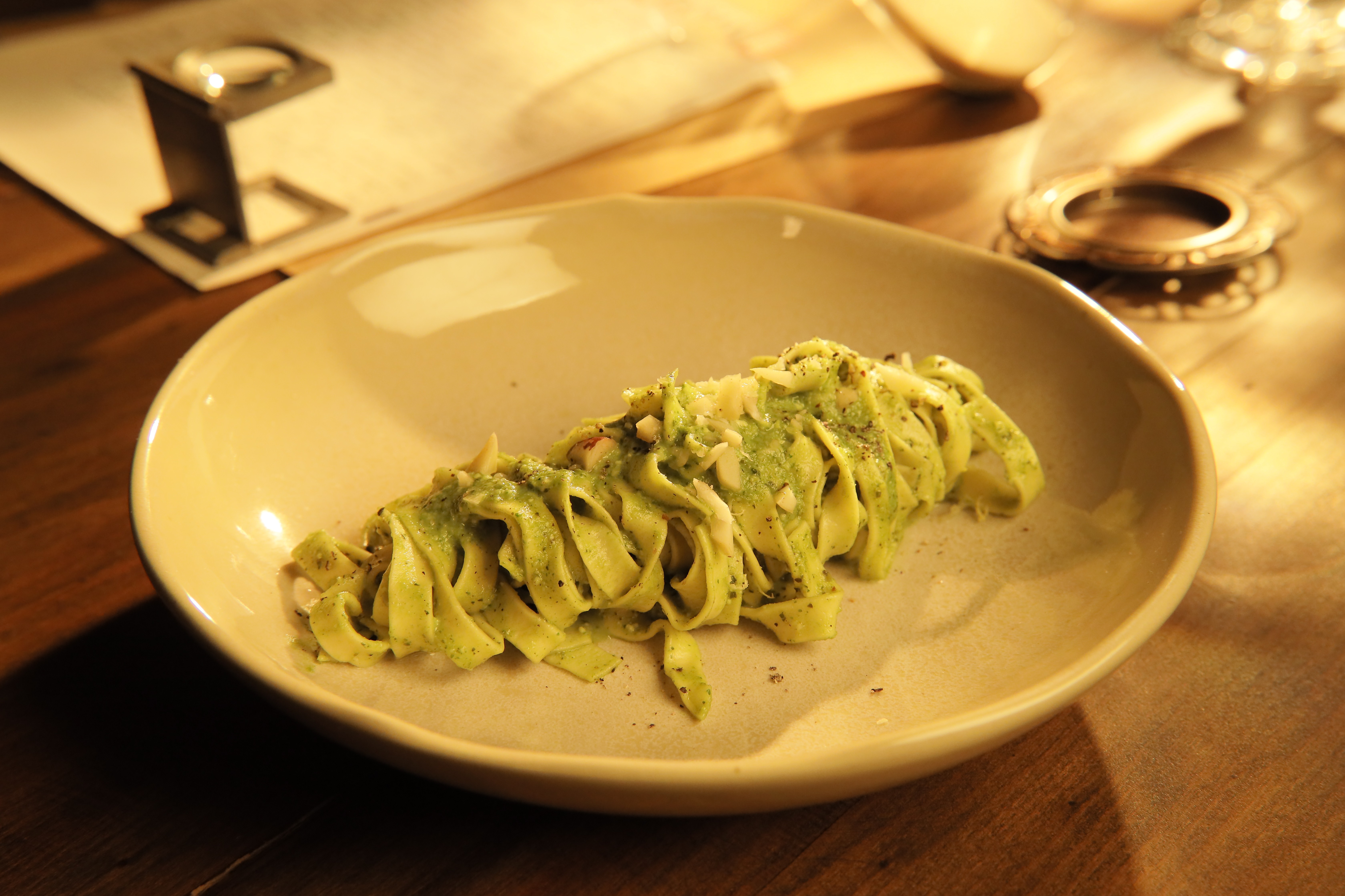 Massa Fresca ao Pesto: Sabor Italiano Caseiro Massa Fresca ao Pesto: Sabor Italiano Caseiro