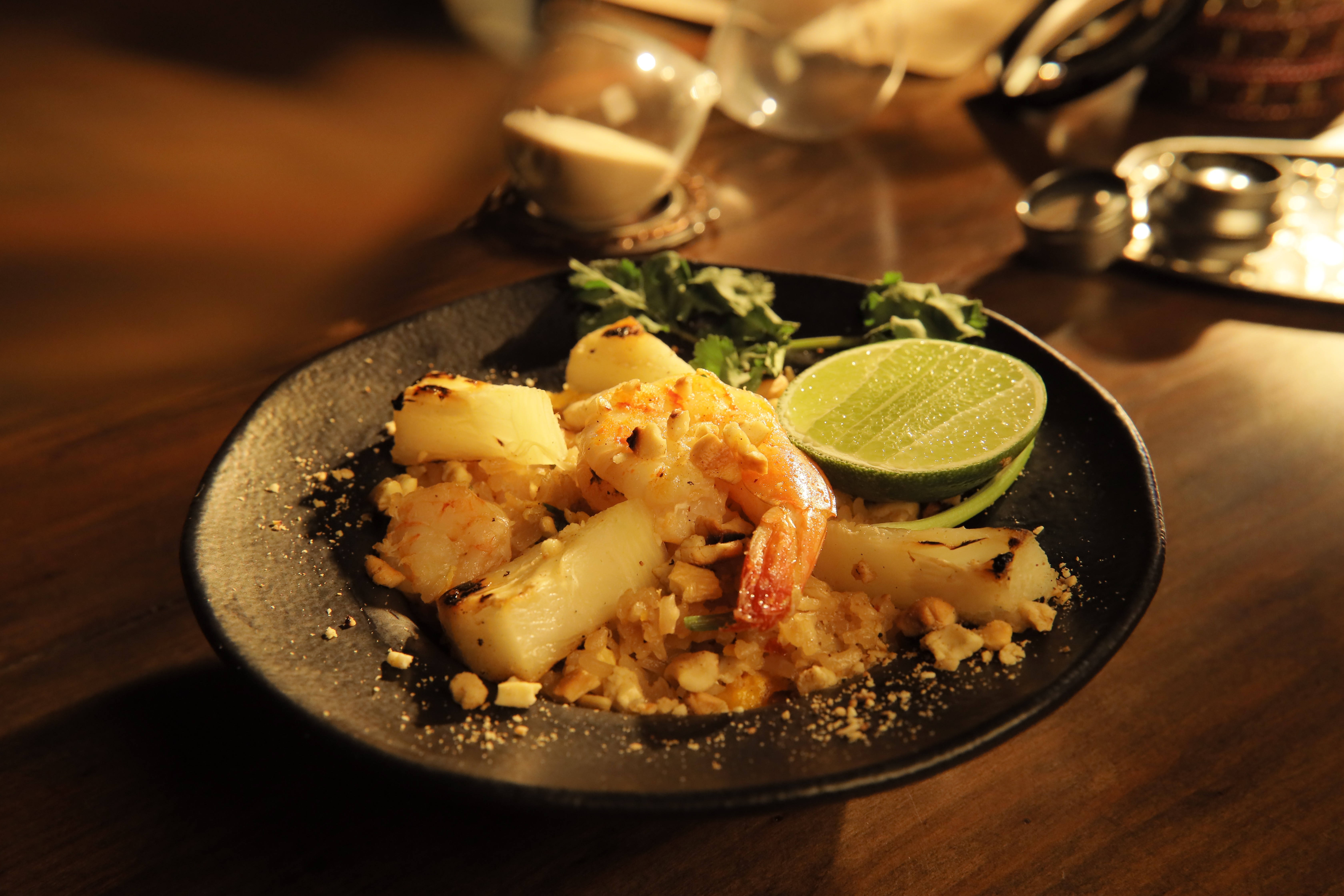 Arroz Frito Oriental com Frutos do Mar e Abacaxi Arroz Frito Oriental com Frutos do Mar e Abacaxi