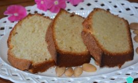 Bolo de Iogurte com Amêndoas Fofinho e Fácil Bolo de Iogurte com Amêndoas Fofinho e Fácil