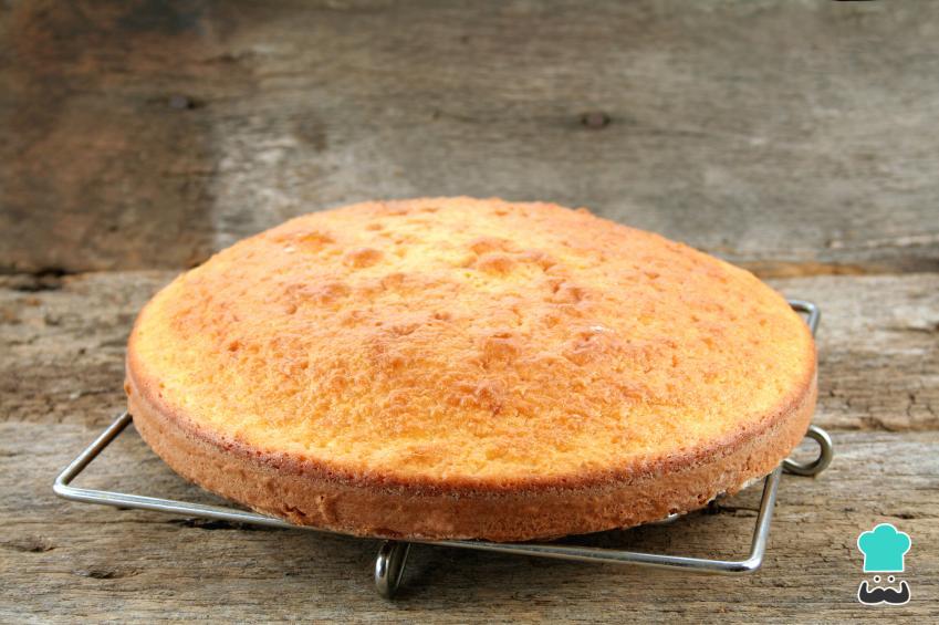 Receita Bolo Simples de Azeite: Fofinho e Úmido Receita Bolo Simples de Azeite: Fofinho e Úmido