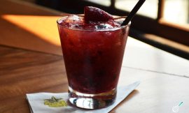 Caipirinha de Vinho Tinto Fácil e Refrescante