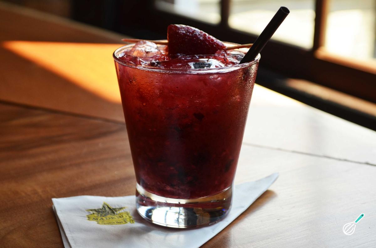 Caipirinha de Vinho Tinto Fácil e Refrescante