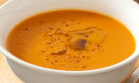 Receita de Caldo Cremoso de Abóbora com Creme de Leite Receita de Caldo Cremoso de Abóbora com Creme de Leite